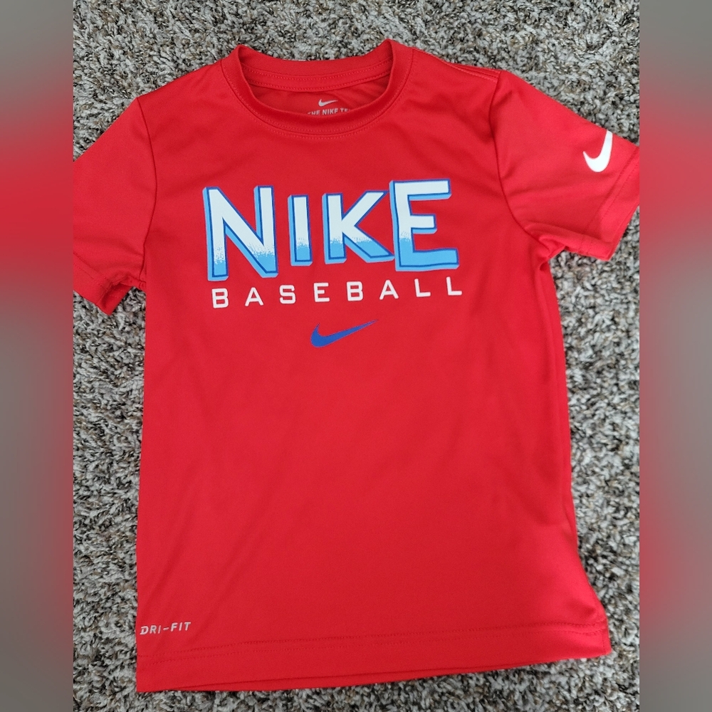 Boys size 6 Nike baseball tee